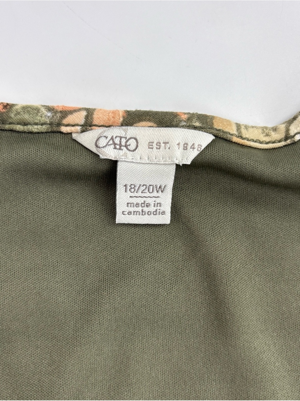 Women’s Floral Short-Sleeve Tee - Olive & Coral 18/20 - Picture 3 of 5